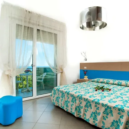 Marcella 3*